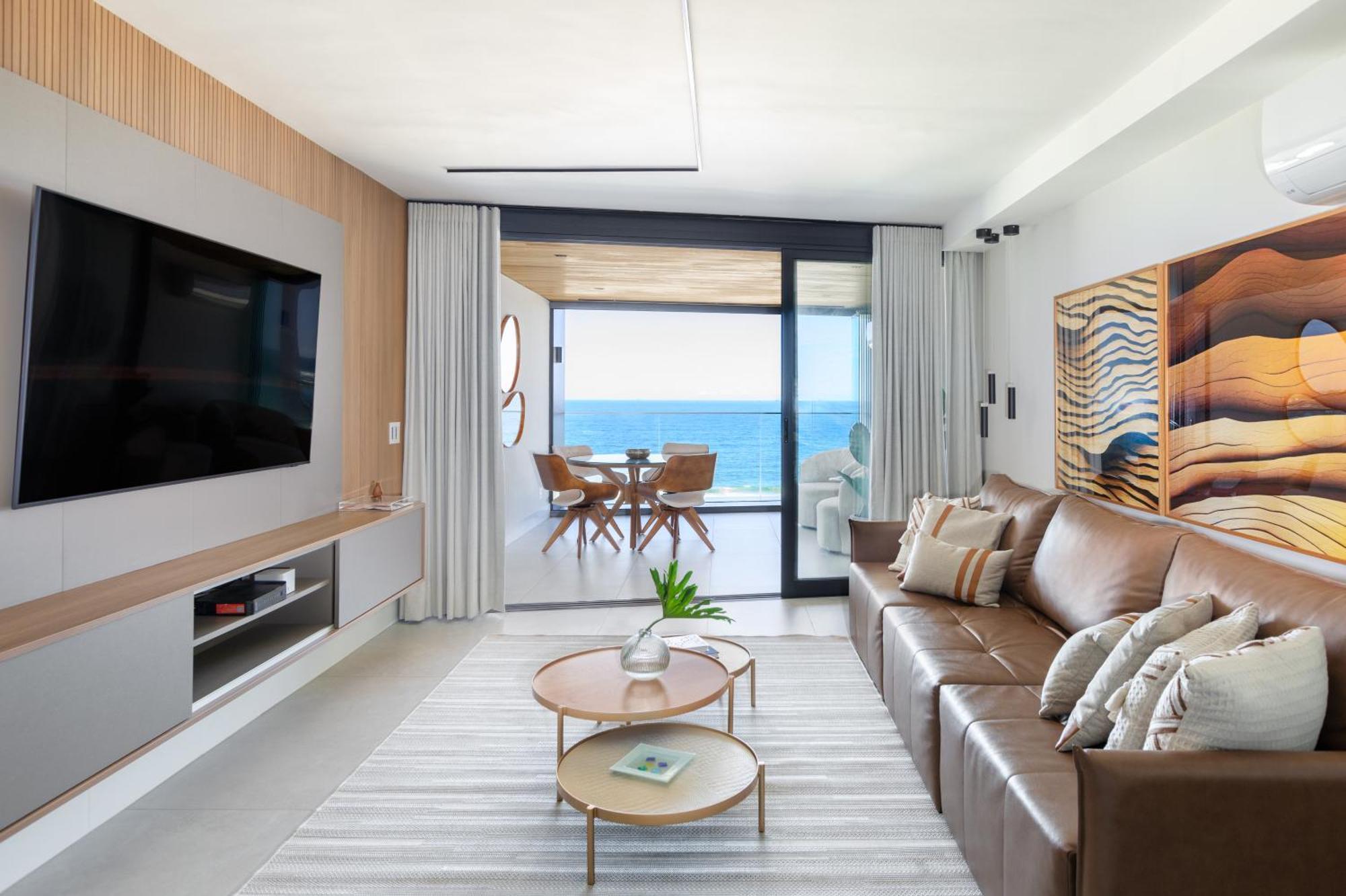 Beachfront Beauty On Atlantic Avenue *